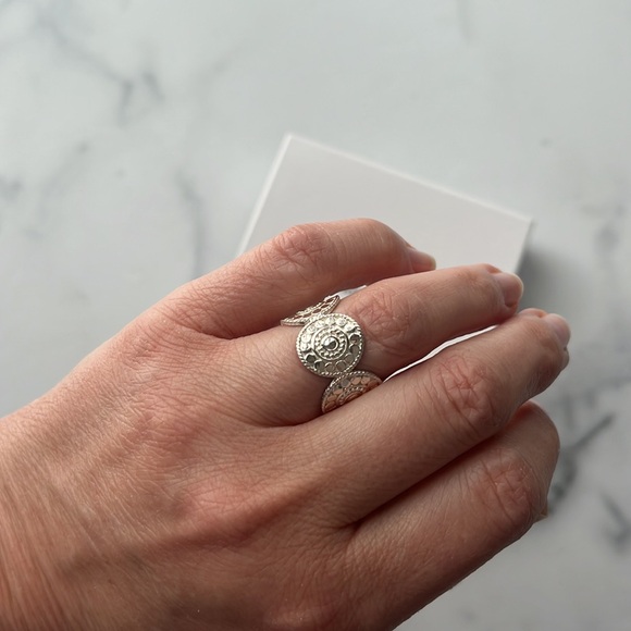 Anna Beck disc dot ring sterling silver ring size but fits like a size